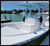 Dusky 227 Side View of Front Bow